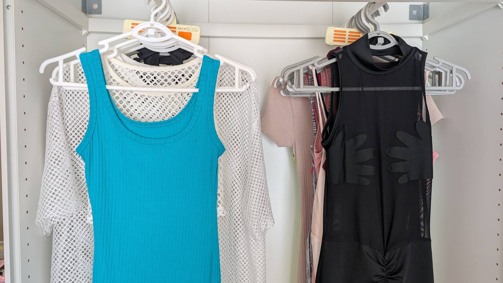 チャットレディの衣装・ファッション