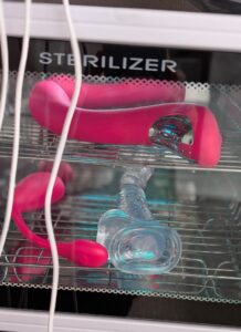 共用のグッズも用意してあります。 毎回、洗浄して紫外線殺菌しますので、新品より清潔です。